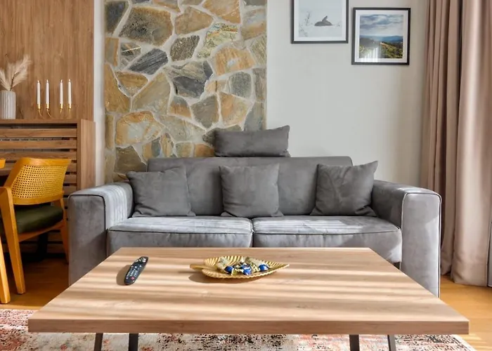 King's Square Lux 2 Apartment *