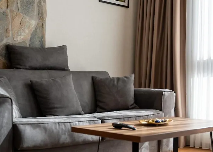 King's Square Lux 2 *